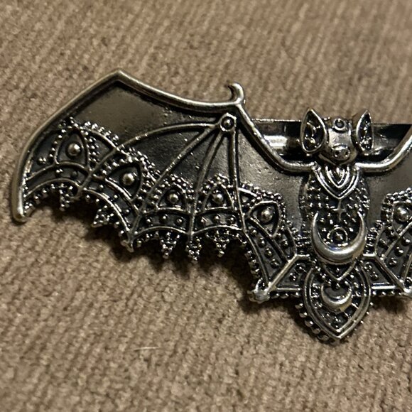 Goth Pewter Bat Halloween Hair Clip 4" Long Silver Color Metal Emo Goth Barrette - Picture 3 of 9